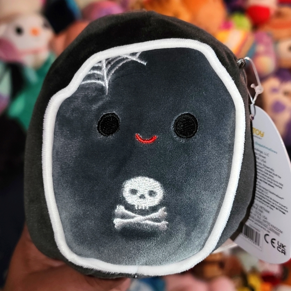 ALVA ⚰️ Black Coffin Halloween 2023 Original Squishmallow by Kelly Toy